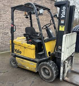 Erp040dhe80te083 Yale 4000lb Electric Pneumatic Tire Forklift