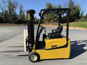 Erp040vtn36te082 Yale 36v Electric Forklift Erp040vtn Excellent Condition With Charger Included