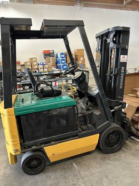 Fb20shg-4 Komastu Electric Forklift 3 Stage 4000 Lbs Capacity With Battery Charg