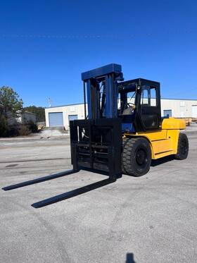 Fd100-6 20k Komatsu Pneumatic Low Hour Forklift With Side Shifting Fork Positioner
