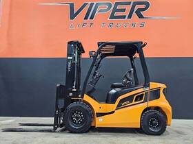 Fd25f 2025 Viper Orange 5 000lb 3 Stage Air Pneumatic Diesel Forklift