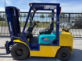 Hours-2053 Fg25c-12 Komatsu Forklift 5000 Lb Triple Stage Side Shift Low