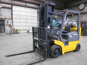 Fg35bcs-7h 2003 Komatsu 8 000# 8000# Cushion Tired Forklift With 3 Stage Ss