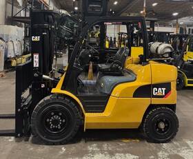 Fg40n1 2021 Cat 8000 Lb 3 Stage Mast Lpg 1429 Hours Forklift With Side Shifter