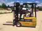 Erp040 Forklift-3 Yale 2007 Wheel-tight Turning Radius-we Will Ship-quad Mast Raises 20 Ft