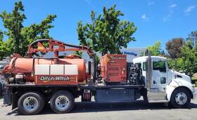 Fxt65-1200 Ditch Witch Fxt65 Vacuum Excavator Mounted On Kenworth T370. Low Mileage/hours