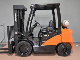 G30n-7 2019 Doosan Lpg Quad Mast 6000 Lb Pneumatic Side-shift Forklift Hyster