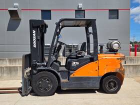 G35s-7 2020 Doosan Lpg 3 Stage Mast 8000 Lb Pneumatic Tire Forklift Hyster