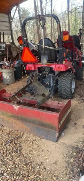 Gc1725m Massey Ferguson Loader Tractor With Bucket And Rear Blade
