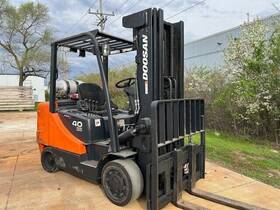 Gc40s-5 Gc25s-9 2016 Doosan Gc40s-5. 8000 Lb Forklift Lp Gas Engine. 3 Stage Mast Side Shift