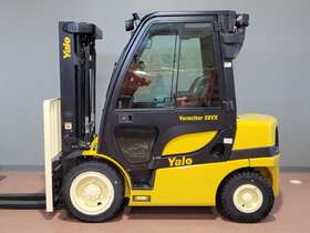 Gdp050vxnkse084 2016 Yale Diesel 3 Stage Mast 5000 Lb Pneumatic Forklift Hyster