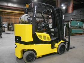 Glc080vxntse088 2016 Yale Model Glc080vxs 8 000# 8000# Short Wheel Base Cushion Tired Forklift