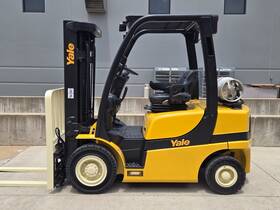 Glp050vxndae084 2017 Yale Lpg 3 Stage Mast 5000 Lb Pneumatic Forklift Hyster