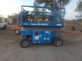 Gs3369rt Gs-33 2014 Genie Scissor Lift 4 Wheel Drive Diesel. 1000 Lbs