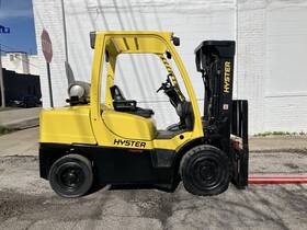 H9059 2014 Hyster 9000 Lb Solid Pneumatic Forklift With Side Shift And Triple Mast