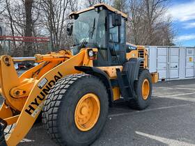 Hl740-9a 2015 Hyundai Wheel Loader One Owner Never Dug Dirt Very Clean