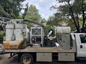 Hx50b Vacuum Excavator System Tut 2003 With 14 Ft. Aluminum Flatbed