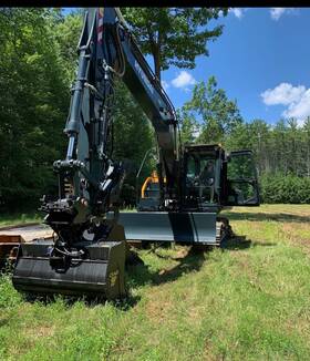 Hxl60 2022 Beautiful Condition Hyundai Excavator 48k Pounds