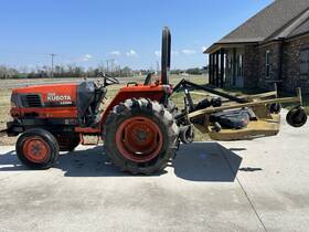 L3300f 95-96 Kubota L3300 Tractor With A 2019 Landpride 6 Finish Mower