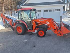 La724 Kubota Backhoe Loader With Front And Rear Attachment