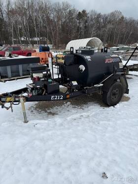343051 Leeboy L300 2022 Tack Wagon 300gal Capacity 200 Hours Stock#343051