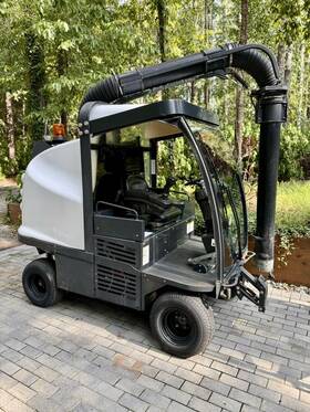 Lr50 Madvac All-terrain Litter Vaccum Machine With Diesel Engine