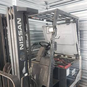 Mcpg1b2l25s 2011 Nissan Model Forklift Plus Charger - Dead Battery