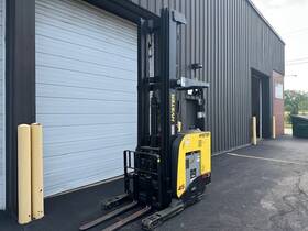 N45zr2-21.5 138/320 Mast 2018 Hyster Reach Trucks In Good Condition