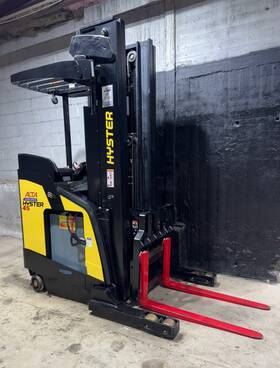 N45zr3 2022 Hyster Narrow Aisle Reach Truck Stand Forklift 4500lbs Lift 16hrs