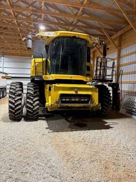 343088 New Holland Cr8090 2014 Combine 4x4 2 128 Engine Hours Stock#