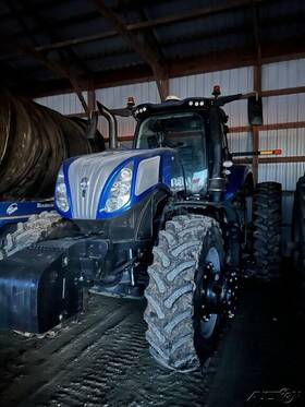 T8.350 New Holland 2023 Tractor 280hp Mfwd 750 Hours Gps Heated/cooled Seats