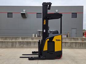 Nr035ecns36te119 2021 Yale Electric Reach Truck Cushion Narrow Aisle Forklift