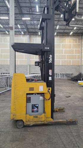 Nr045cbnl36te131 Yale Forklift Sideshift Narrow Aisle 2005 Good Condition Battery Clean
