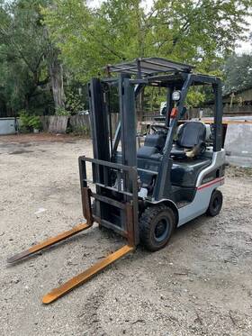 P1f1a15d Used Japanese Imported 2011 Nissan Forklift Counterbalance Truck