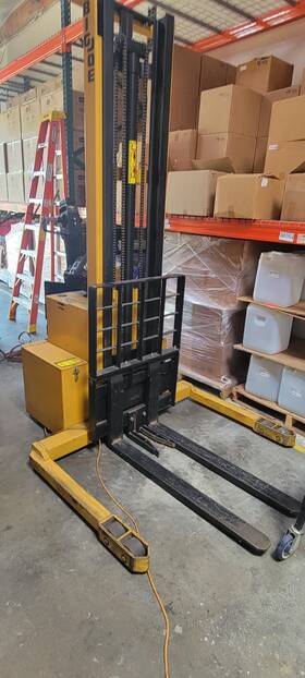 Pdm-30-154 Big Joe Walk-behind Straddle Stacker Excellent Condition Only 441 Hrs