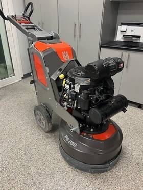 Pg690 Package Deal - P36 Vacuum And Propane Grinder