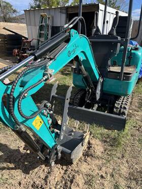 Qk16r Cfg Compact Tracked Mini Excavator Model Construction Equipment