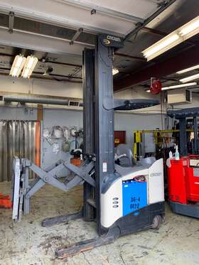 Rd5275s-30 2008 Crown 3000lb Stand-up / Sit Down Deep Reach Forklift