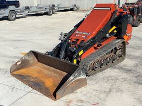 Sk1550 2021 Ditch Witch Ride On Skid Steer Track Loader Crawler Aux Hyd Bidadoo