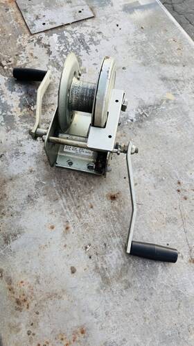 Slc-15 Genie Material Hoist Winch Crank Assembly