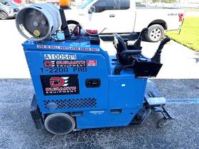 T-2200 Innovatech Terminator T2200 Pro Ride-on Floor Scraper - Propane Power -227 Hours