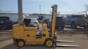 T50b 1972 Caterpillar 5000 Lbs Forklift Runs/works- Includes Propane Tank