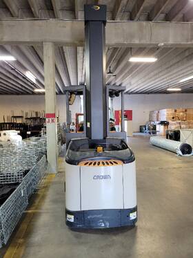 Tsp6000-33 Crown Man-up Swing Reach Turret Truck Forklifts 303 Inch Mast Low Hours