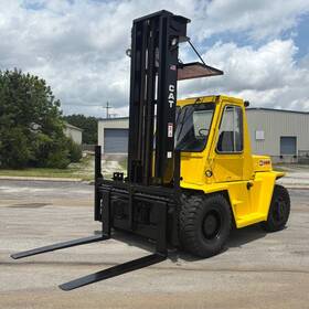 V180b Cat 18k Diesel Forklift With 218 Inch Quad Mast And Fresh Service