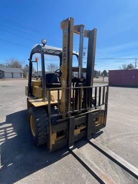 V80e 1984 Caterpillar Forklift