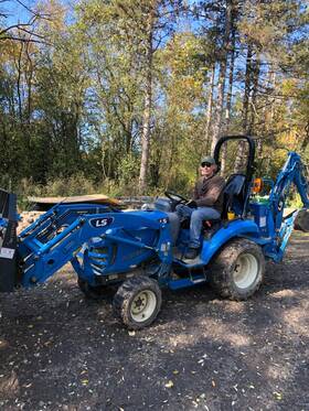 Xj2025ht Ls Tractor 2018 With Loader / Backhoe And Attachments