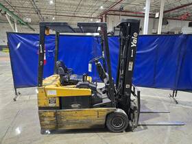 Erp030tfn36se082 Yale Electric Forktruck Hilo With Charger Working Used