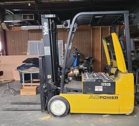 Erp040thn36te082 Yale Electric Forklift 3700 Lbs. Max. Side Shift With Charger Needs Battery