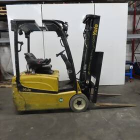 Erp040vtn36te088 Yale 3000lbs 3 Stage Electric Forklift 36v 198 Inch Lift 9600hrs