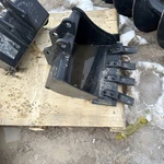 Bobcat Mini Excavator Tooth Bucket 18 Inch 7109522 30 Mm Pin New. Fixed Price $699.00.